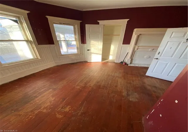 Photo 4 of Single family home for sale at 504 W Webb Ave, Burlington, NC 27217 | MLS# 1224455 | Listing updated on 2026-09-20
