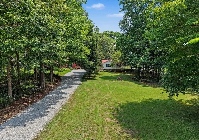 Photo 3 of Single family home for sale at 4096 Hoover Hl Rd, Trinity, NC 27370 | MLS# 1227547 | Listing updated on 2026-09-19