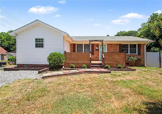 Photo 1 of Single family home for sale at 1304 Nance St, Burlington, NC 27217 | MLS# 1224943 | Listing updated on 2026-09-14