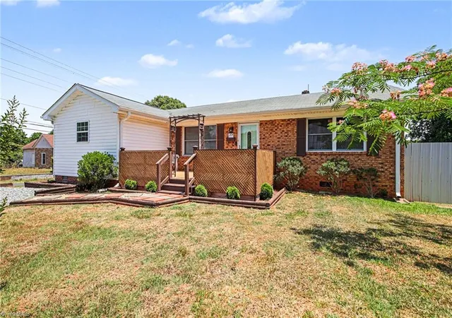 Photo 2 of Single family home for sale at 1304 Nance St, Burlington, NC 27217 | MLS# 1224943 | Listing updated on 2026-09-14