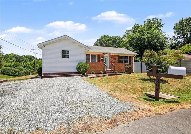 Photo 3 of Single family home for sale at 1304 Nance St, Burlington, NC 27217 | MLS# 1224943 | Listing updated on 2026-09-14