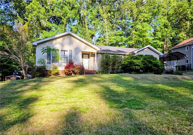 Photo 1 of Single family home for sale at 516 Dogwood Ct, High Point, NC 27260 | MLS# 1220107 | Listing updated on 2026-09-08