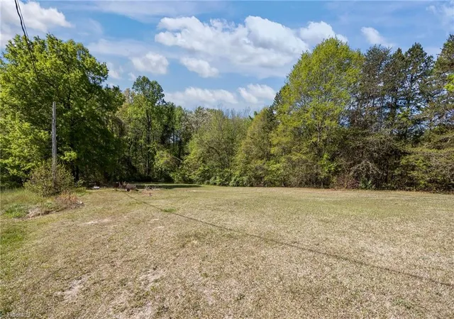 2nd image of 1010/1012 Gaines Ave, High Point, NC 27263 | MLS# 1215201