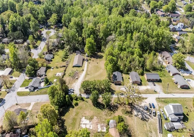 5th image of 1010/1012 Gaines Ave, High Point, NC 27263 | MLS# 1215201