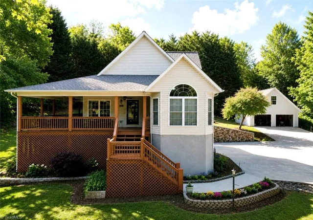 Photo 1 of Single family home for sale at 2472 Hamby Mountain Rd, Wilkesboro, NC 28697 | MLS# 1219778 | Listing updated on 2026-08-19