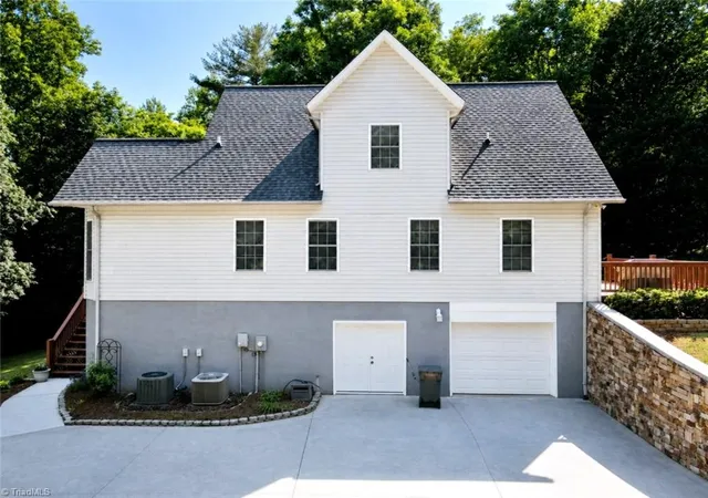 Photo 2 of Single family home for sale at 2472 Hamby Mountain Rd, Wilkesboro, NC 28697 | MLS# 1219778 | Listing updated on 2026-08-19