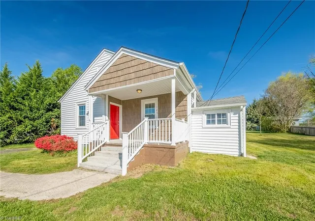 Homes for sale in Mount Airy, NC | 125 Cabin Ln, Mount Airy, NC 27030 | MLS# 1215567
