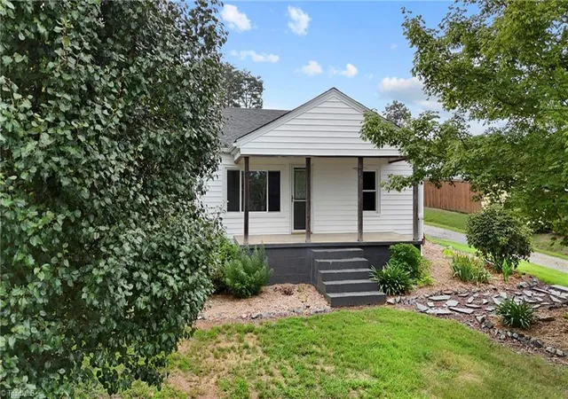 Photo 3 of Single family home for sale at 940 Liberty Church Rd, Thomasville, NC 27360 | MLS# 1229805 | Listing updated on 2026-08-27