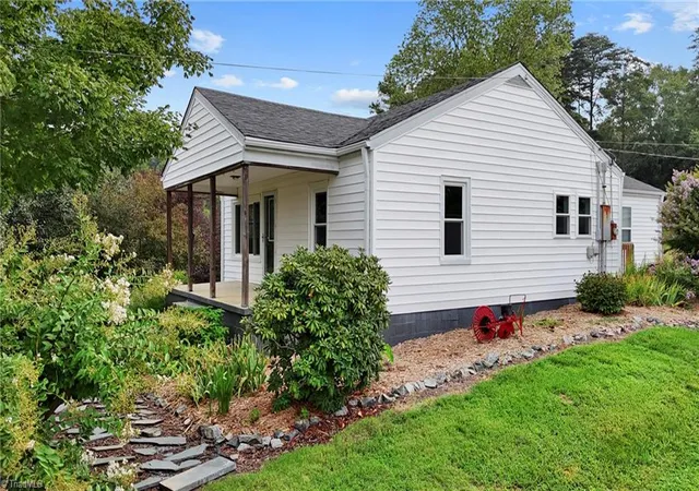 Photo 3 of Single family home for sale at 940 Liberty Church Rd, Thomasville, NC 27360 | MLS# 1229805 | Listing updated on 2026-08-27