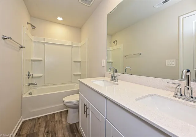 Photo 3 of Sale Pending at 1470 Carthage Dr, Salisbury, NC 28144 | MLS# 1194496 | Listing updated on 2026-09-25