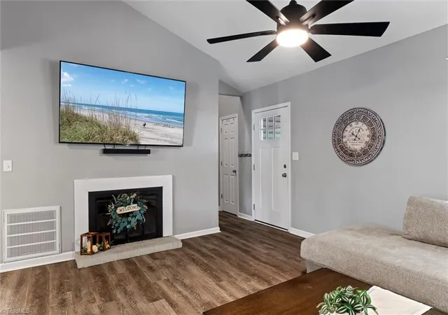 Photo 4 of Single family home for sale at 646 Country Clb Dr, State Road, NC 28676 | MLS# 1217074 | Listing updated on 2026-08-25