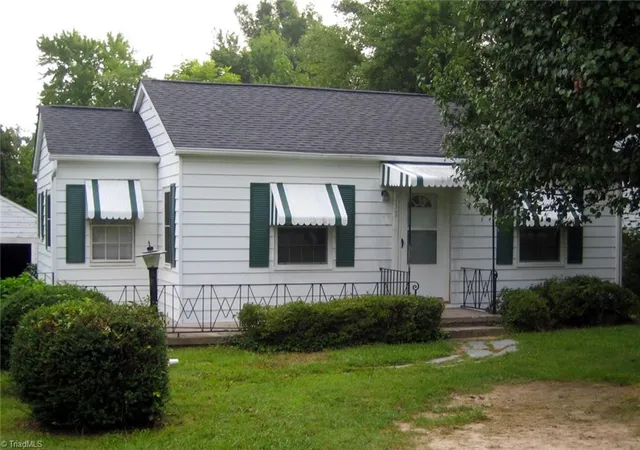 Photo 1 of Single family home for sale at 312 Chapel Hill Rd, Burlington, NC 27215 | MLS# 1233155 | Listing updated on 2026-09-16