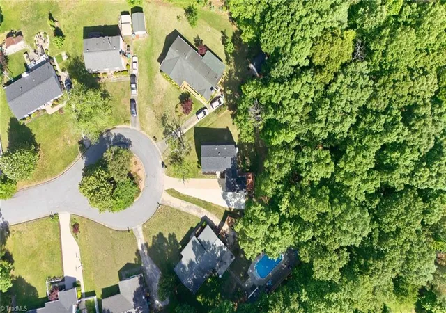 40th image of 1930 Middlewood Ct, High Point, NC 27265 | MLS# 1219790