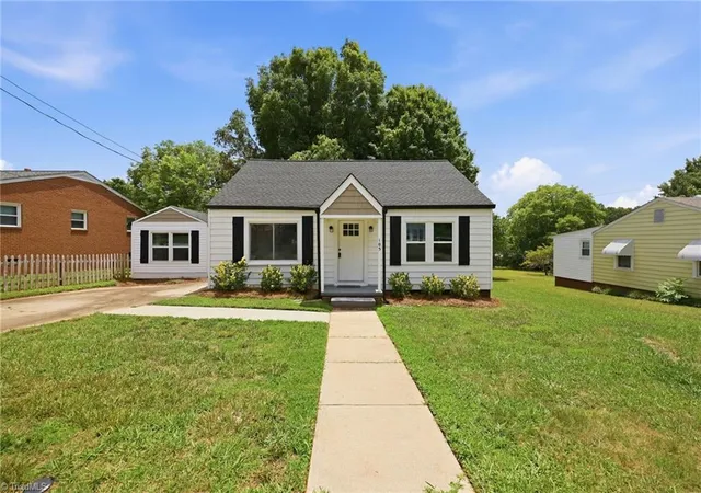 Homes for sale in Lexington, NC | 105 Broadview Ave, Lexington, NC 27295 | MLS# 1227365
