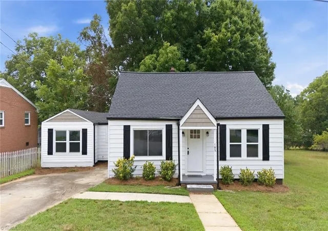 Homes for sale in Lexington, NC | 105 Broadview Ave, Lexington, NC 27295 | MLS# 1227365