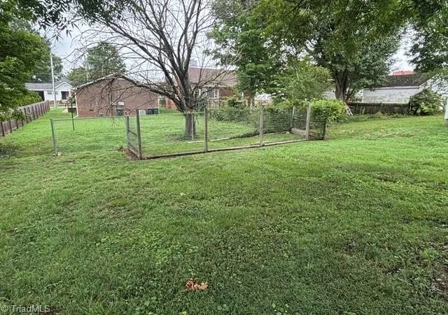5th image of 422 N Cedar St, Greensboro, NC 27401 | MLS# 1229389