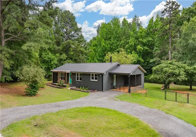 Photo 5 of Single family home for sale at 2276 Cid Rd, Lexington, NC 27292 | MLS# 1222108 | Listing updated on 2026-06-03
