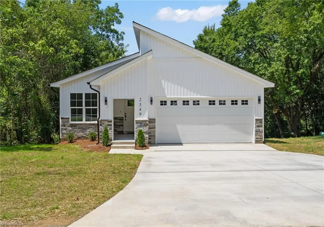 Photo 1 of Single family home for sale at 2549 Pinetop Ave, Graham, NC 27253 | MLS# 1230632 | Listing updated on 2026-09-17
