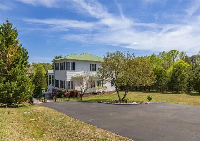 Homes for sale in Yanceyville, NC | 170 Lake Pointe Dr, Yanceyville, NC 27379 | MLS# 1215187