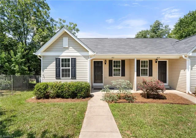Photo 2 of Single family home for sale at 1813 Alyssum Pl, Winston Salem, NC 27127 | MLS# 1229712 | Listing updated on 2026-10-08