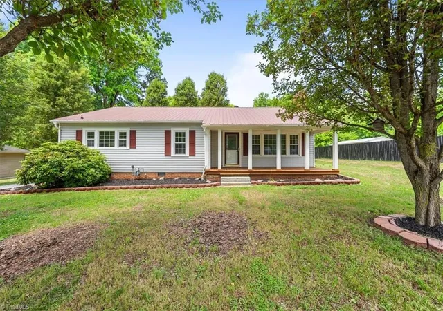 5th image of 1720 Fisher Ferry St, Thomasville, NC 27360 | MLS# 1222479