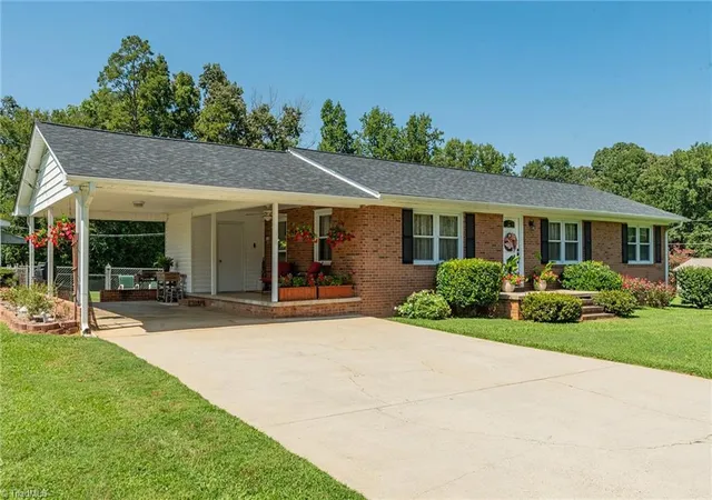 Photo 3 of Sale Pending at 420 Sawyersville Rd, Asheboro, NC 27205 | MLS# 1233917 | Listing updated on 2026-09-08