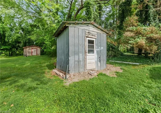 30th image of 413 Junction St, Mount Airy, NC 27030 | MLS# 1225152