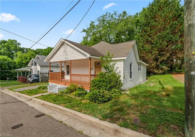 3rd image of 413 Junction St, Mount Airy, NC 27030 | MLS# 1225152