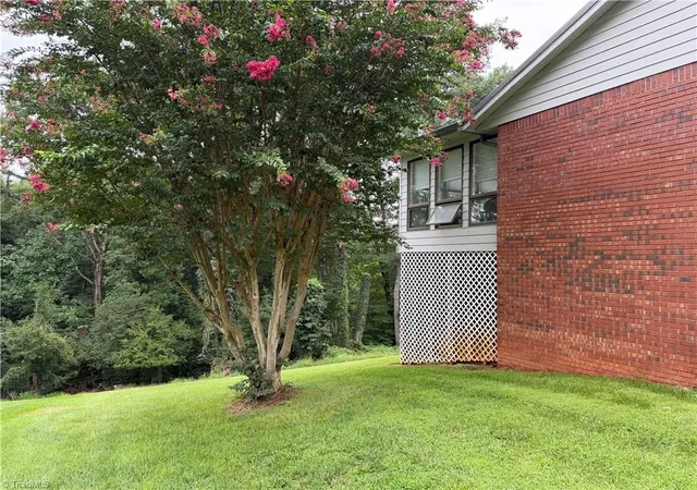 Photo 2 of Single family home for sale at 1000 Beaumont Poplar St, North Wilkesboro, NC 28659 | MLS# 1231683 | Listing updated on 2026-08-23