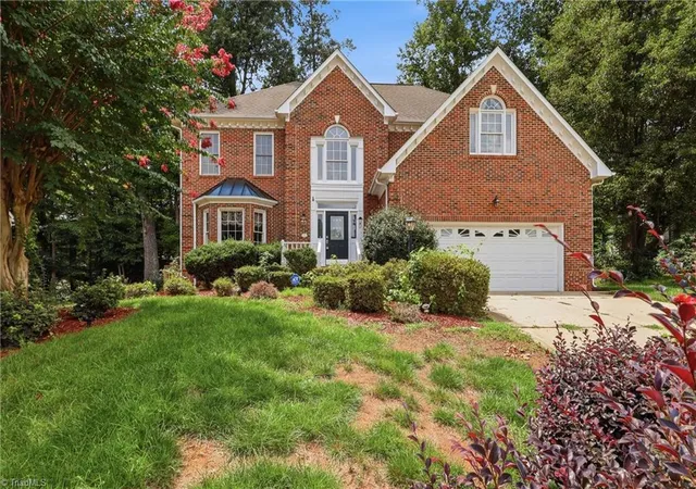 Photo 2 of Single family home for sale at 7 Archer Ct, Greensboro, NC 27407 | MLS# 1231400 | Listing updated on 2026-09-14