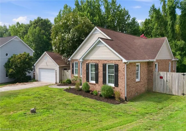 2nd image of 314 Canterbury Rd, High Point, NC 27262 | MLS# 1226944