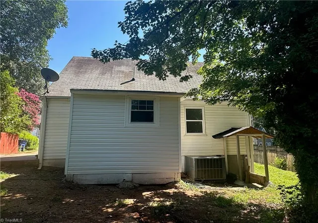 35th image of 1005 William Dr, Winston Salem, NC 27107 | MLS# 1229826