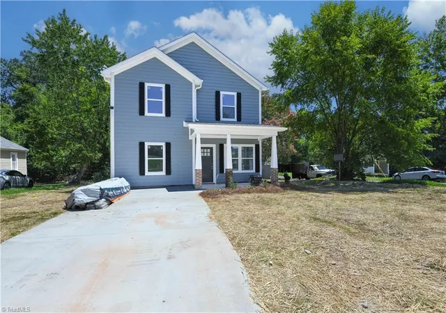 Photo 1 of Single family home for sale at 927 Pearson St, Greensboro, NC 27406 | MLS# 1227491 | Listing updated on 2026-09-16