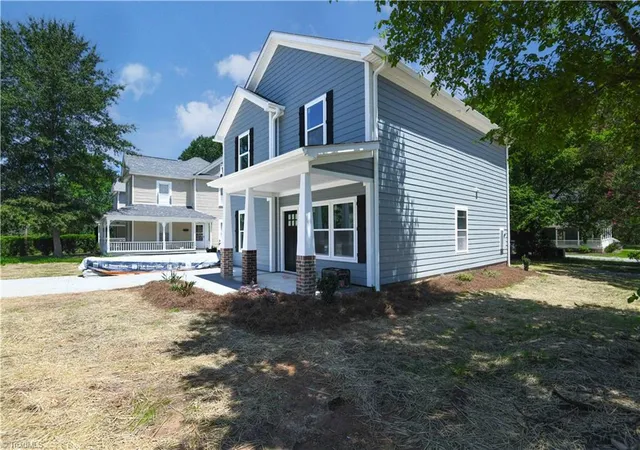 Photo 3 of Single family home for sale at 927 Pearson St, Greensboro, NC 27406 | MLS# 1227491 | Listing updated on 2026-09-16
