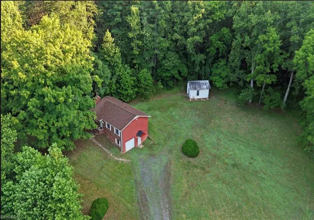 Photo 2 of Single family home for sale at 11526 Us Hwy 421, Purlear, NC 28665 | MLS# 1227239 | Listing updated on 2026-07-14