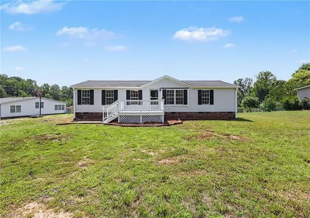 Photo 2 of Sale Pending at 479 Joe Hege Rd, Clemmons, NC 27012 | MLS# 1228338 | Listing updated on 2026-08-28
