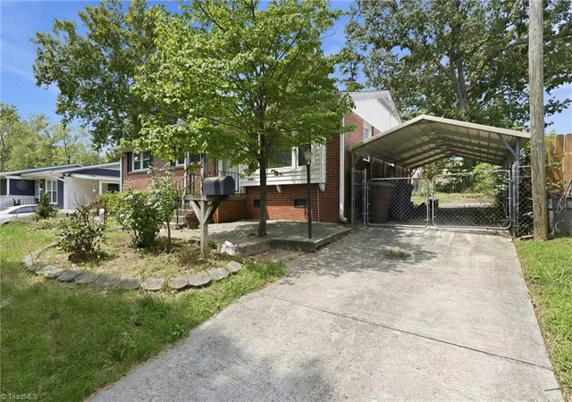 Photo 3 of Single family home for sale at 2704 Dumont Dr, Greensboro, NC 27403 | MLS# 1231610 | Listing updated on 2026-08-24