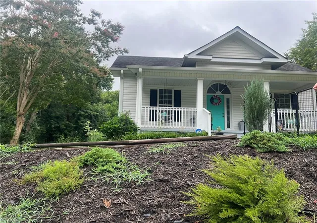5th image of 127 Sydnor St, Mount Airy, NC 27030 | MLS# 1227654