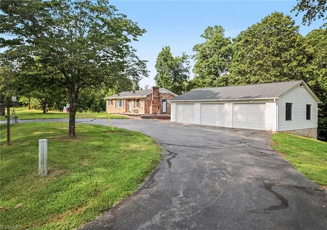 3rd image of 856 Lovelace Rd, Pelham, NC 27311 | MLS# 1230859