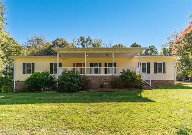Photo 1 of Sale Pending at 154 Stanley Ave, Winston Salem, NC 27101 | MLS# 1237228 | Listing updated on 2026-10-20