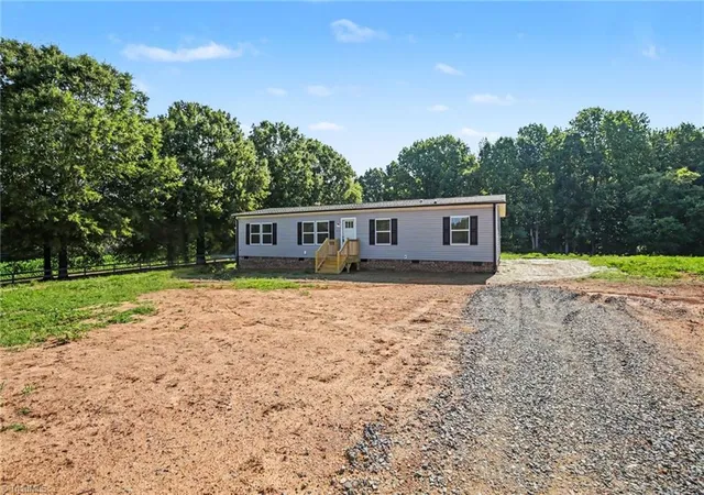 Photo 5 of Sale Pending at 540 Cecil Rd, Lexington, NC 27295 | MLS# 1227893 | Listing updated on 2026-08-08