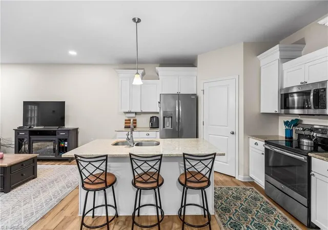 Photo 3 of Single family home for sale at 2529 Fiddlers Glenn Dr, Winston Salem, NC 27127 | MLS# 1229006 | Listing updated on 2026-09-30
