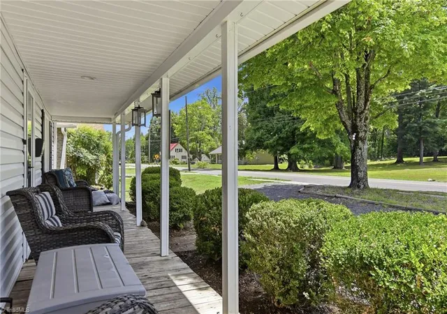 Photo 4 of Sale Pending at 812 S Salisbury St, Mocksville, NC 27028 | MLS# 1227844 | Listing updated on 2026-09-15