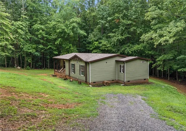 4th image of 194 Lakefield Rd, Stokesdale, NC 27357 | MLS# 1229027
