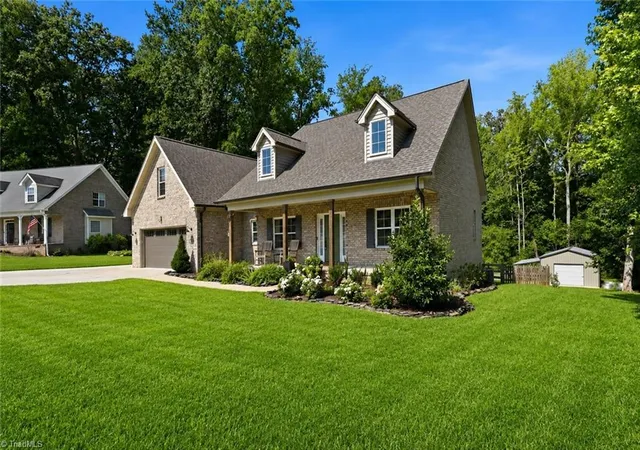 Photo 3 of Sale Pending at 2977 Bridge Point Dr, Sophia, NC 27350 | MLS# 1233601 | Listing updated on 2026-09-17