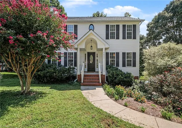 Photo 4 of Single family home for sale at 5605 Stonekirk Ct, Greensboro, NC 27407 | MLS# 1231554 | Listing updated on 2026-09-17