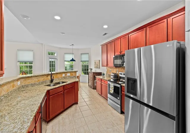 Photo 4 of Single family home for sale at 108 Lakepoint Dr, Bermuda Run, NC 27006 | MLS# 1233825 | Listing updated on 2026-09-19