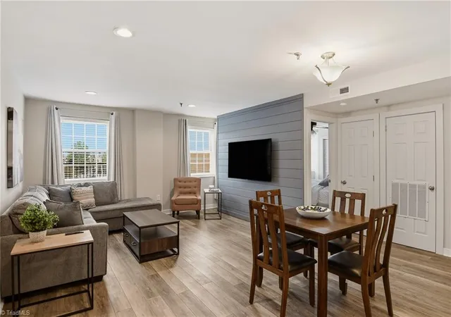 4th image of 315 N Spruce St #304, Winston Salem, NC 27101 | MLS# 1222368