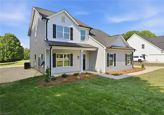 3rd image of 857 Sedge Garden Rd, Kernersville, NC 27284 | MLS# 1219911