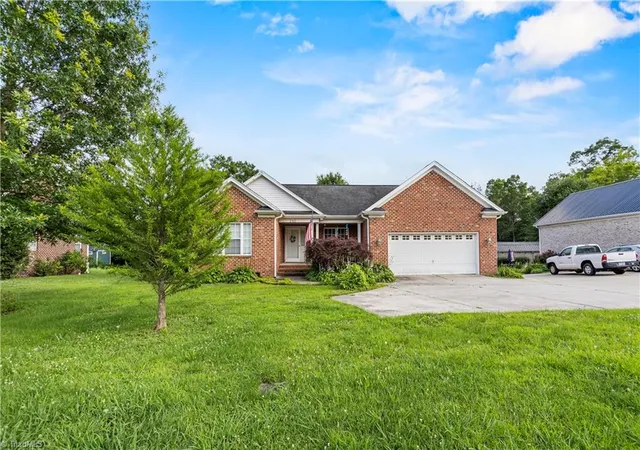 4th image of 242 Hasty School Rd, Thomasville, NC 27360 | MLS# 1209185